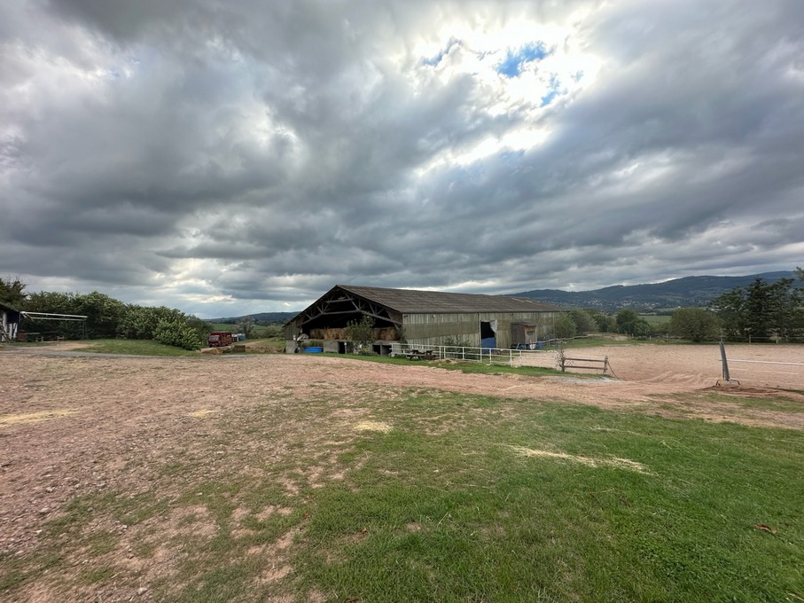 PROPRIETE EQUESTRE SUR 10 HA